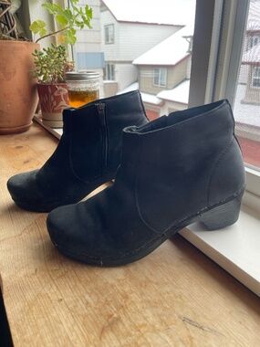 DANSKO black bootie
